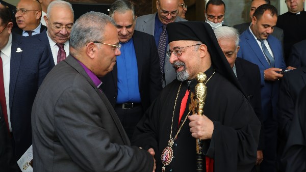 القس أندريه زكي و البطريرك الأنبا إبراهيم إسحق 