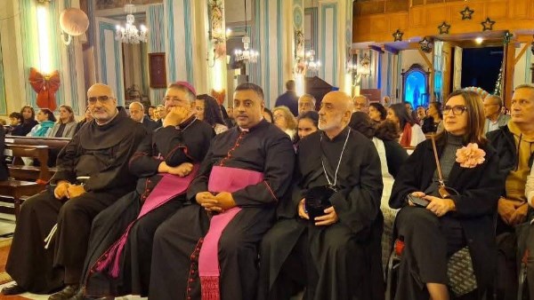 المطران كلاوديو لوراتي يشارك في حفل ترانيم الميلاد 