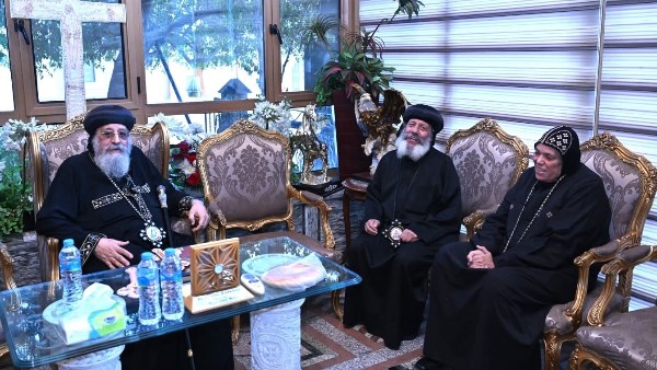 البابا تواضروس ونيافة الأنبا باخوميوس 