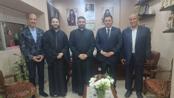 التهنئة بعيد الميلاد المجيد 