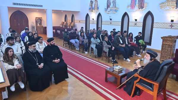 البابا تواضروس وأبناء الكنيسة 