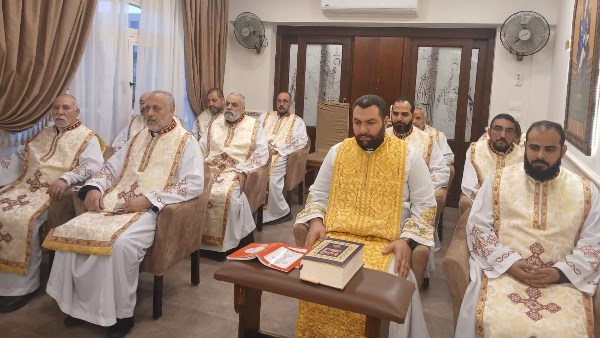 الآباء الكهنة 