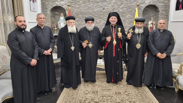 التهنئة بعيد الميلاد المجيد 