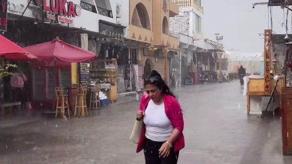 الأمطار الرعدية بدهب 