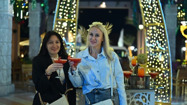 اجواء احتفال الفنادق بالكريسماس 