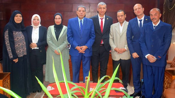 اجتماع قيادات التعليم مع أعضاء مديري المبادرة الرئاسية 