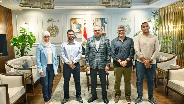 محافظ جنوب سيناء خلال الاجتماع 