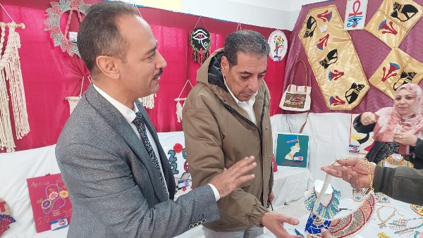 المشغولات فى المعرض المدرسي 