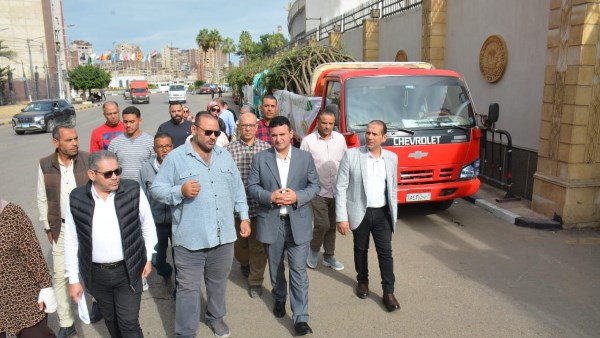 الدقهلية تتسلم 5700 شجرة جديدة ضمن المرحلة الرابعة لمبادرة زيادة الغطاء الأخضر الدقهلية تتسلم 5700 شجرة جديدة ضمن المرحلة الرابعة لمبادرة زيادة الغطاء الأخضر