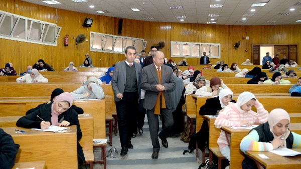 رئيس جامعه المنصوره 