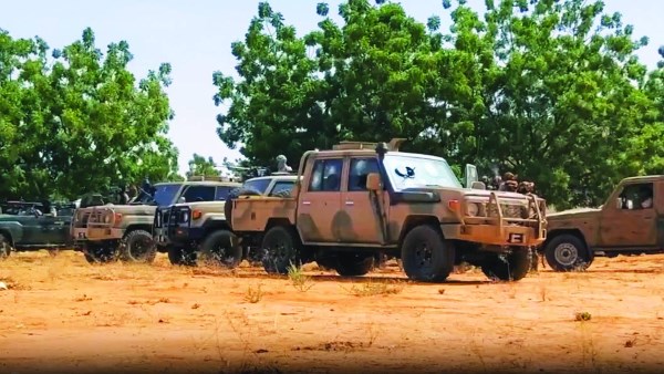 معارك مع المتمردين بشكل مستمر 