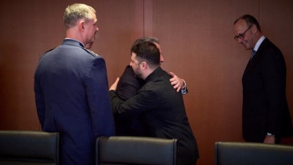 اجتماعات مكثفة من أجل أوكرانيا 