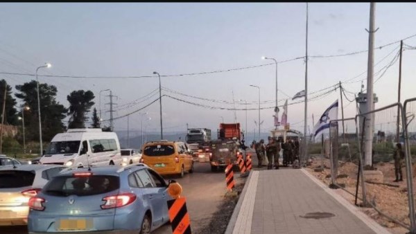 حاجز لقوات الاحتلال