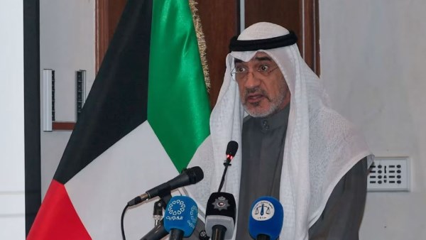 وزير الداخلية الكويتي