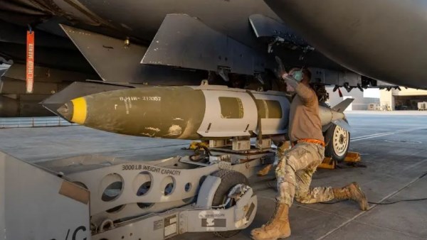 تجهيز الطائرات الأمريكية