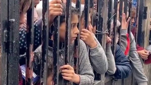 غزة معاناة وبحث عن الماء