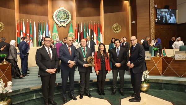 وزير الشباب والرياضة