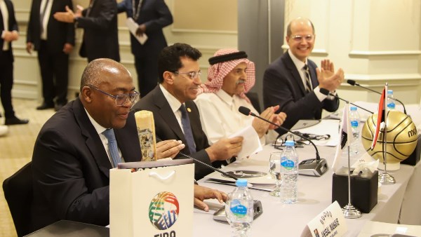 وزير الشباب والرياضة