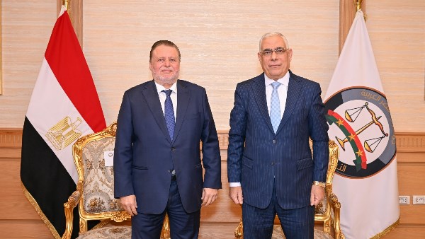 النائب العام ومحافظ البنك المركزي