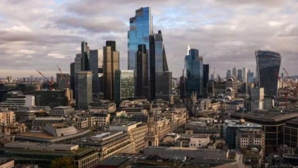  البنوك البريطانية الكبرى الذكاء الاصطناعي لمكافحة الاتجار بالبشر