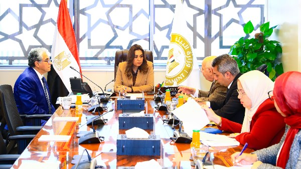 وزيرة البيئة