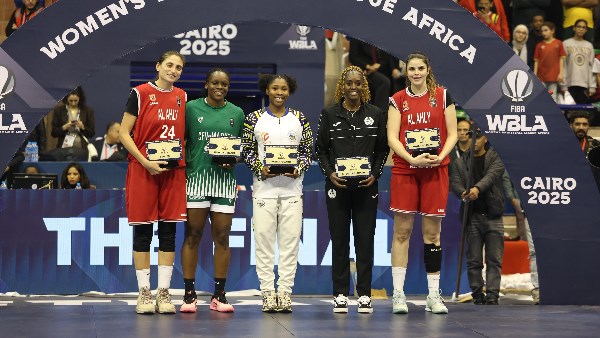 لاعبات سلة الأهلي