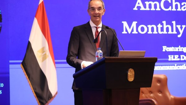 وزير الاتصالات