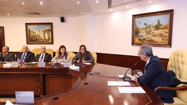 وزير الاتصالات 