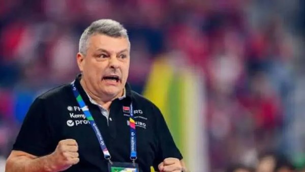 باسكوال يعلن قائمة منتخب اليد لمعسكر الإعداد لبطولة الأمم الأفريقية باسكوال يعلن قائمة منتخب اليد لمعسكر الإعداد لبطولة الأمم الأفريقية