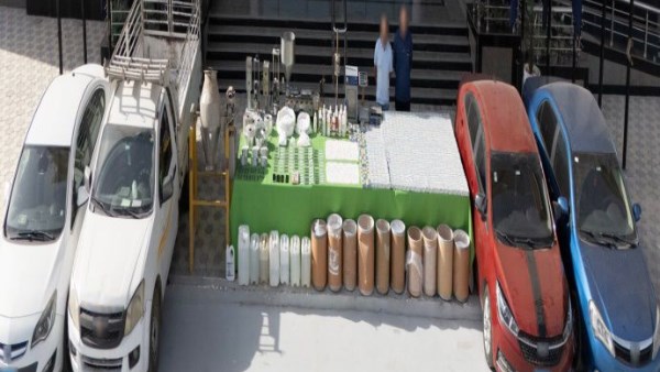 المتهمون والمضبوطات 