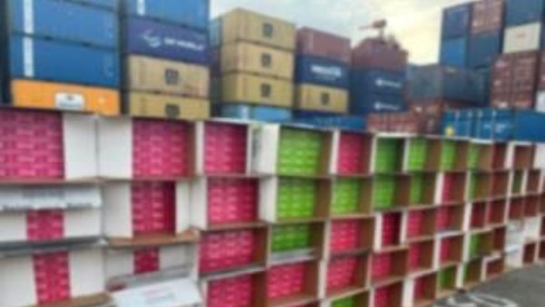 داخل 10 حاويات.. إحباط محاولة تهريب كمية كبيرة من السجائر الإلكترونية داخل 10 حاويات.. إحباط محاولة تهريب كمية كبيرة من السجائر الإلكترونية