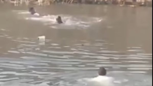 لحظة غرق الشباب الثلاثة 