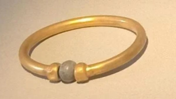  الأسورة الأثرية