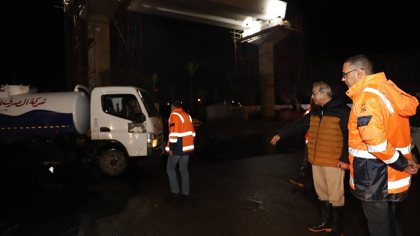 جولة تفقدية لرئيس صرف إسكندرية أثناء الأمطار