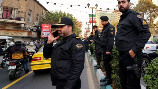 السلطات الإيرانية تقبض على مواطنين كوريين بتهمة التهريب جنوب البلاد