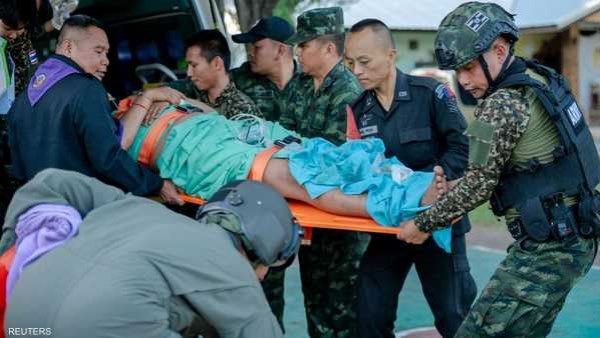 القوات التايلاندية تقصف مواقع كمبودية و سقوط قتلى و جرحى