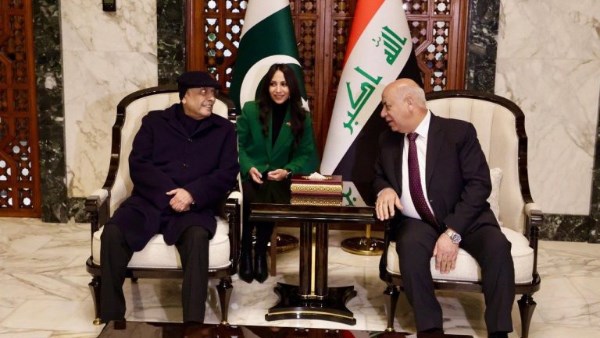 الرئيس الباكستاني يصل بغداد في زيارة رسمية