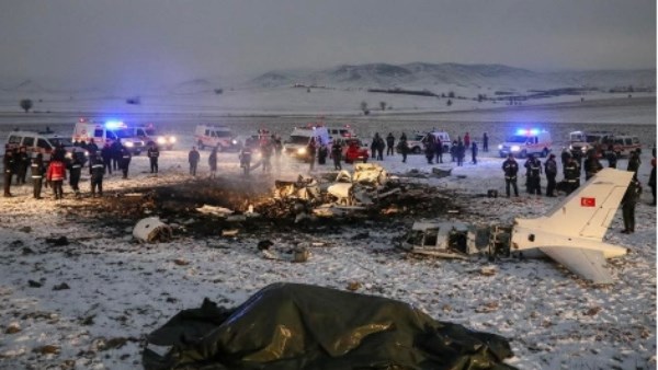 رحلة رسمية تتحول إلى كارثة.. ماذا وراء تحطم طائرة رئيس أركان ليبيا؟