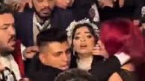 فرح كروان مشاكل