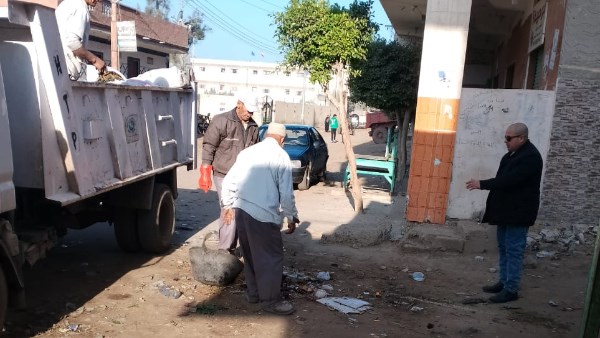 البحيرة: تكثيف أعمال النظافة ومسح وتمهيد عدد من الطرق لتسهيل الحركة المرورية