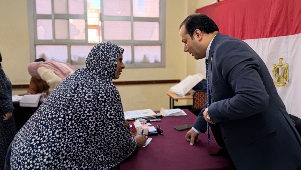 محافظ البحيرة