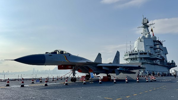 اليابان تنفي توجيه رادارات مقاتلاتها نحو طائرات صينية اليابان تنفي توجيه رادارات مقاتلاتها نحو طائرات صينية