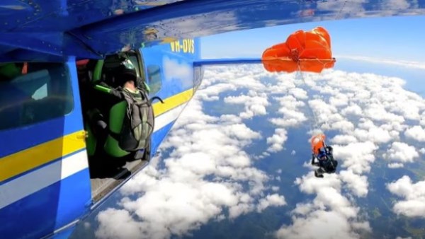 القافز بالمظلة أدريان فيرجسون 