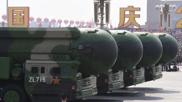 الصين تستعرض أسلحتها النووية