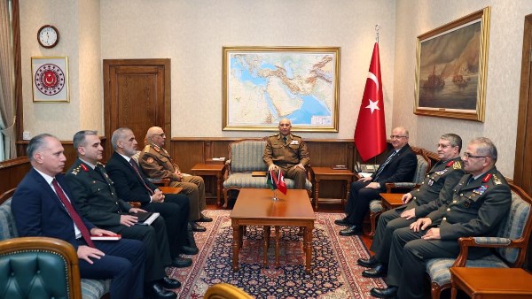 الوفد الليبي أثناء زيارته لأنقرة