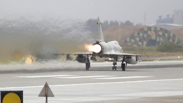 مناورات صينية بالذخيرة الحية