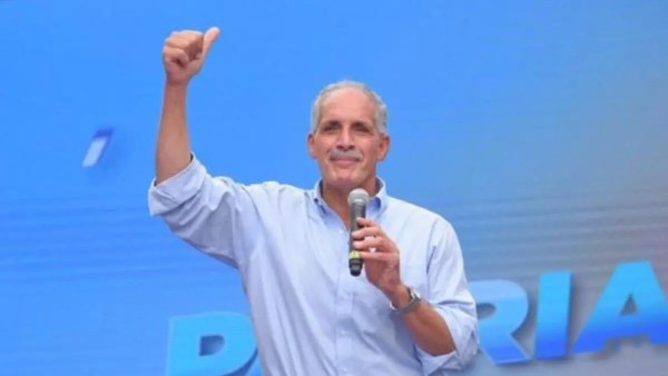 نصري عصفورة مرشح الحزب اليميني الهندوراسي