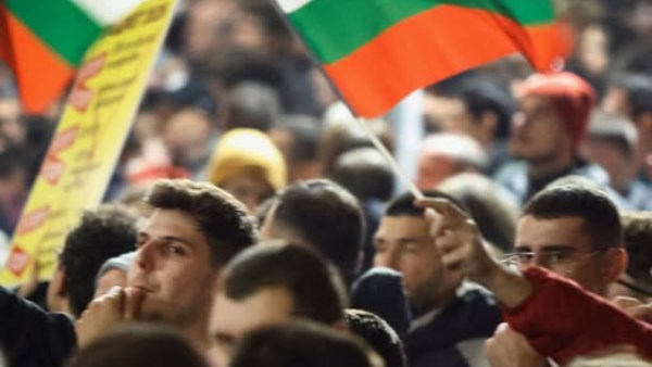 الحكومة البلغارية تسحب مشروع ميزانية 2026 بعد احتجاجات شعبية واسعة