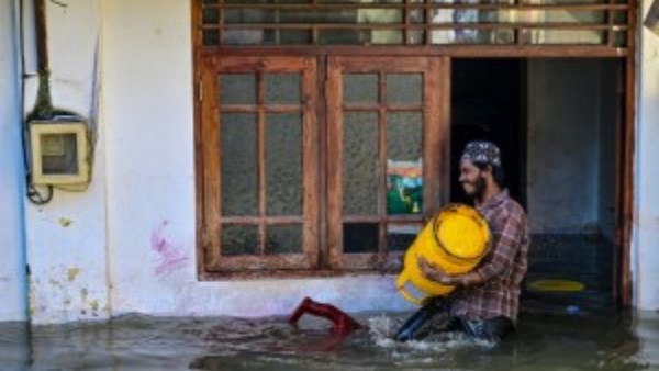 سريلانكا:ارتفاع حصيلة ضحايا الإعصار "ديتواه" إلى 465 قتيلا و366 مفقودا