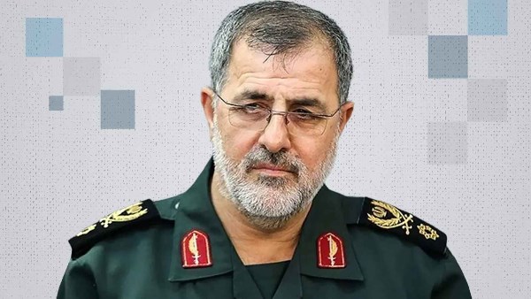  القائد العام للحرس الثوري الإيراني الجنرال محمد باكبور